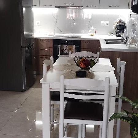 Apartamento Πολυτελεσ -Μοντερνο Διαμερισμα Larissa Exterior foto