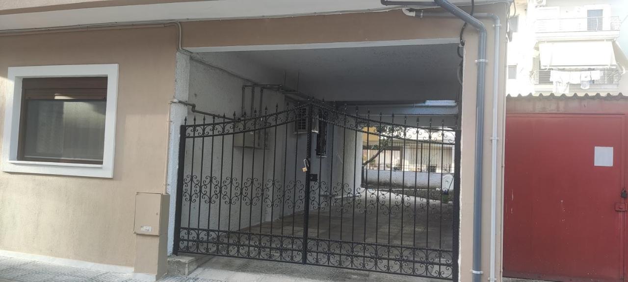 Apartamento Πολυτελεσ -Μοντερνο Διαμερισμα Larissa Exterior foto